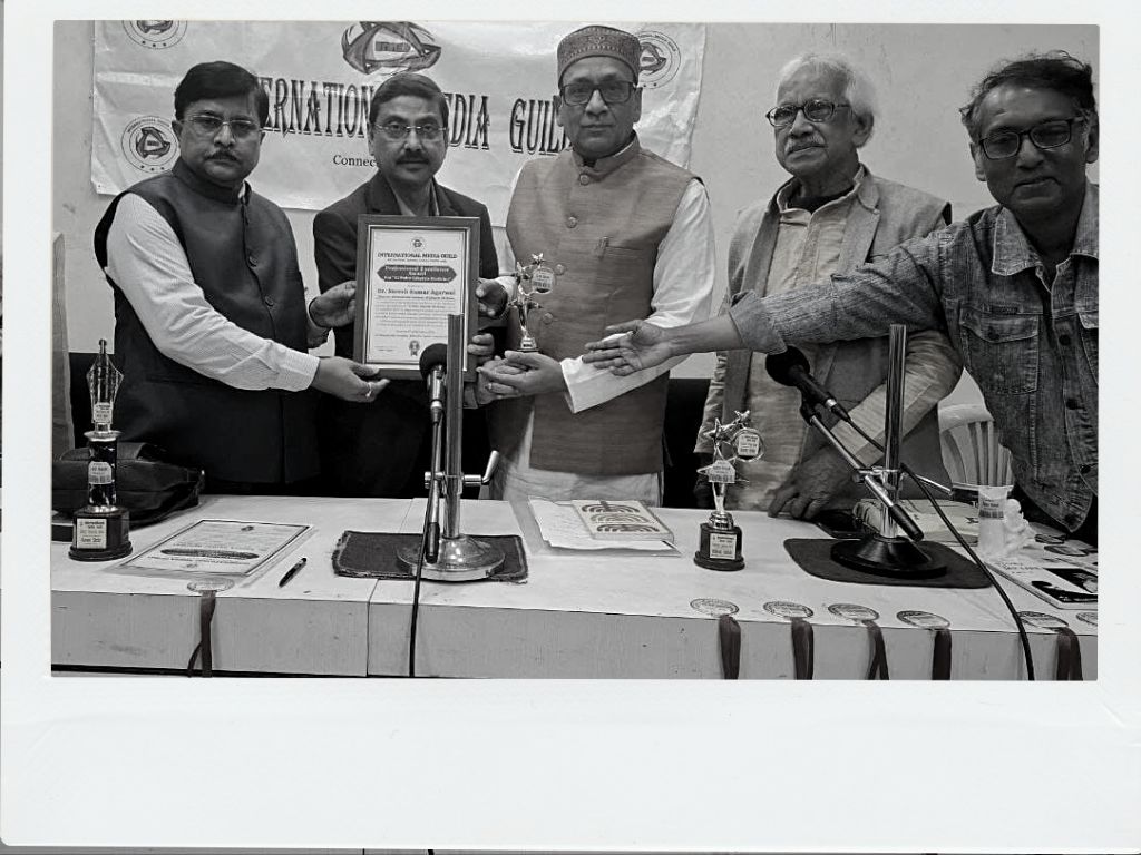 कोलकाता में डॉ. एस. के. अग्रवाल को प्रोफेशनल एक्सीलेंस अवॉर्ड से सम्मानित किया गया